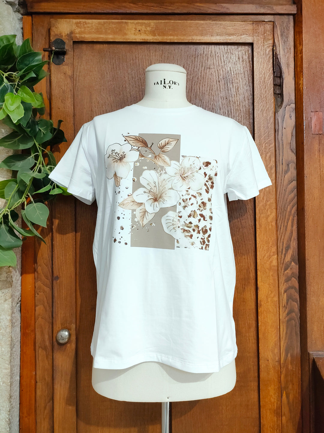 T-shirt fiori e foglie