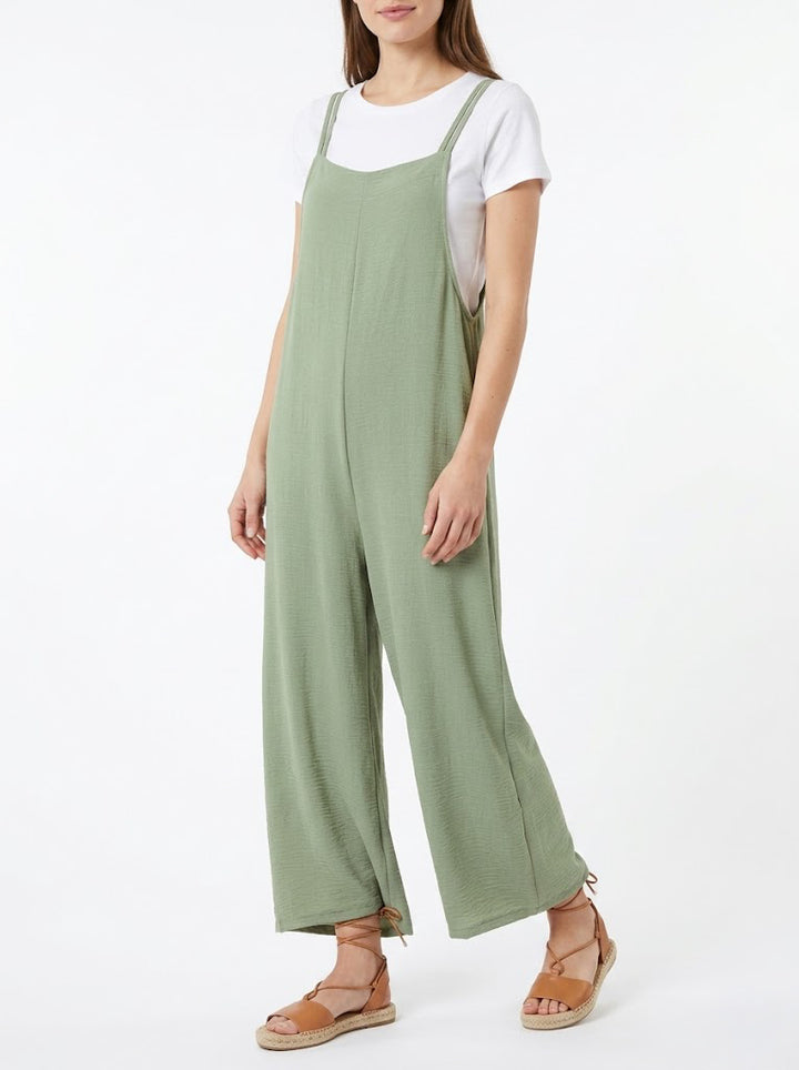 Jumpsuit + t-shirt