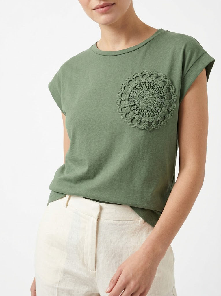 T-shirt fiore rilievo